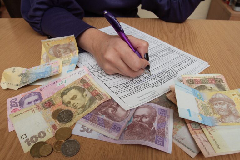 Борги з податків